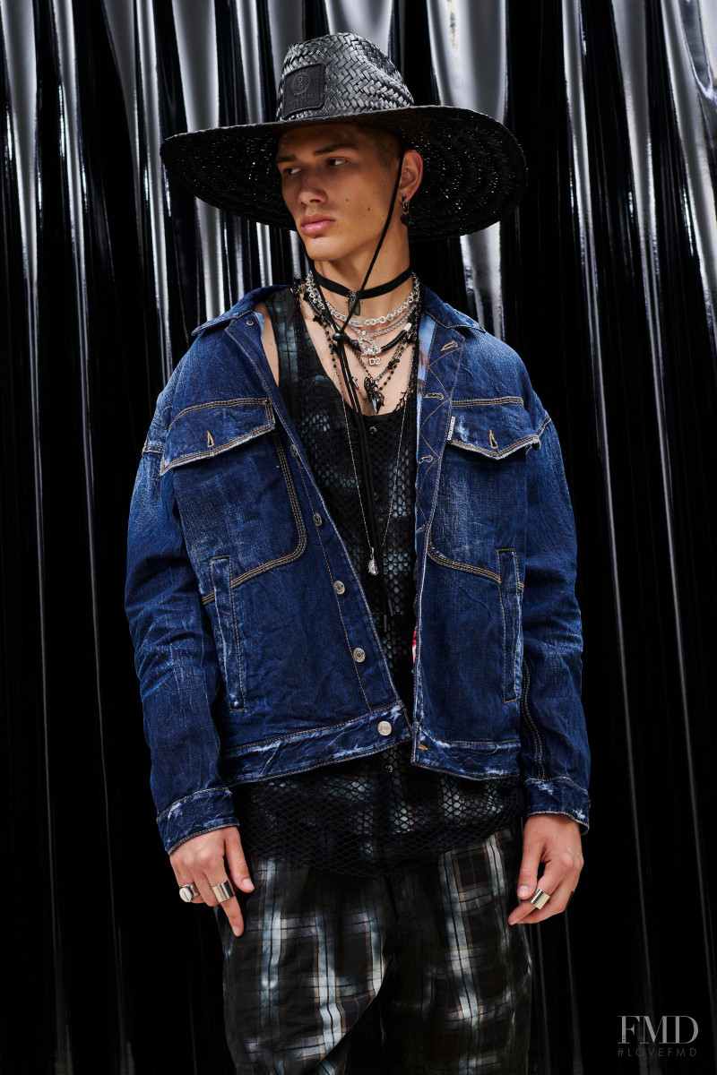 DSquared2 lookbook for Resort 2023