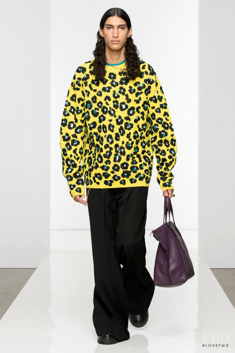 Versace fashion show for Autumn/Winter 2022