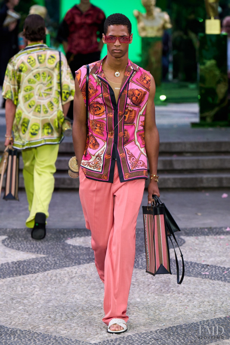 Versace fashion show for Spring/Summer 2023