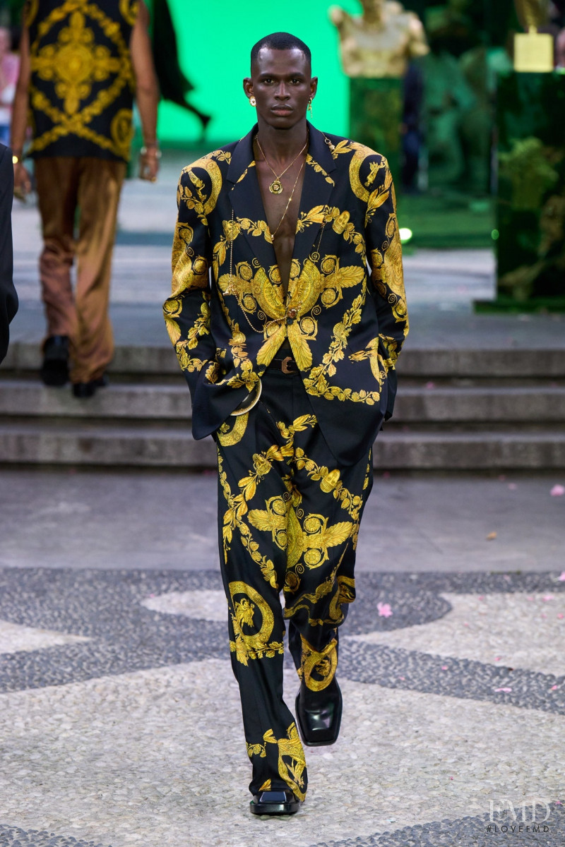Versace fashion show for Spring/Summer 2023