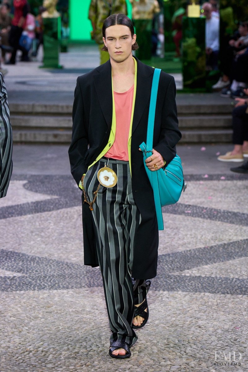 Versace fashion show for Spring/Summer 2023