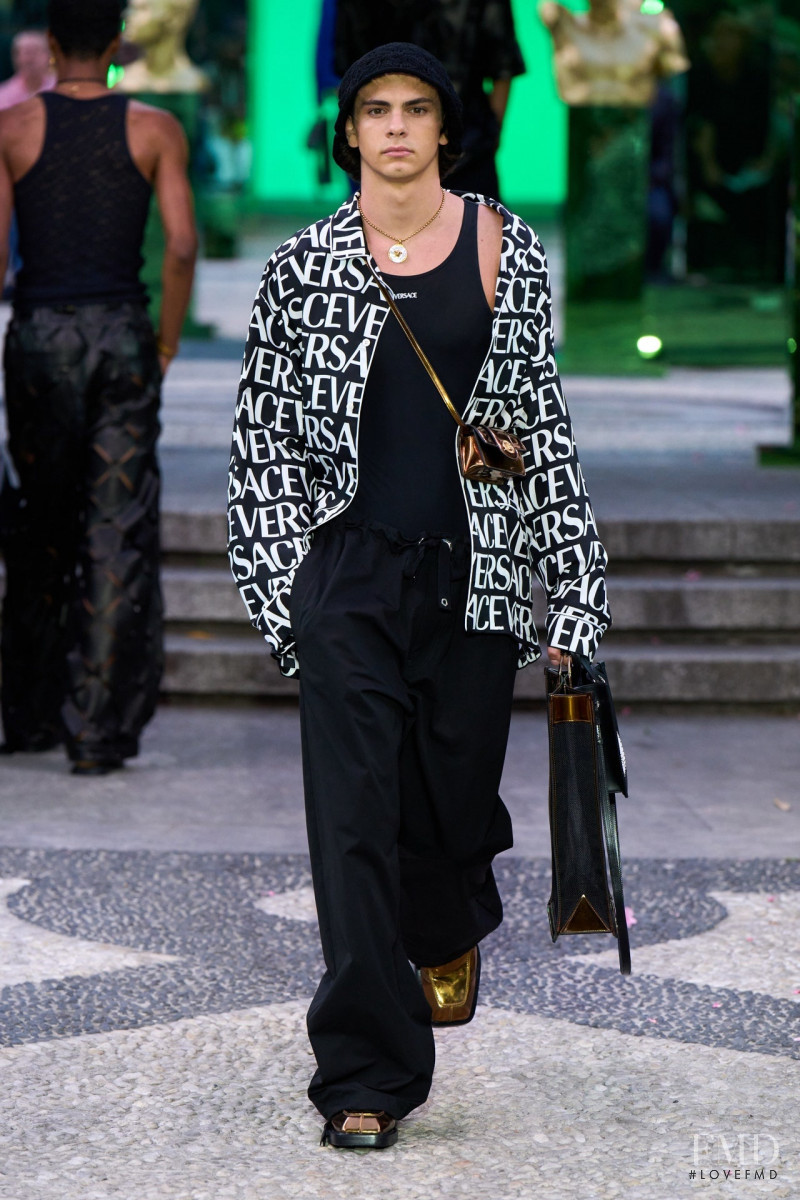 Versace fashion show for Spring/Summer 2023