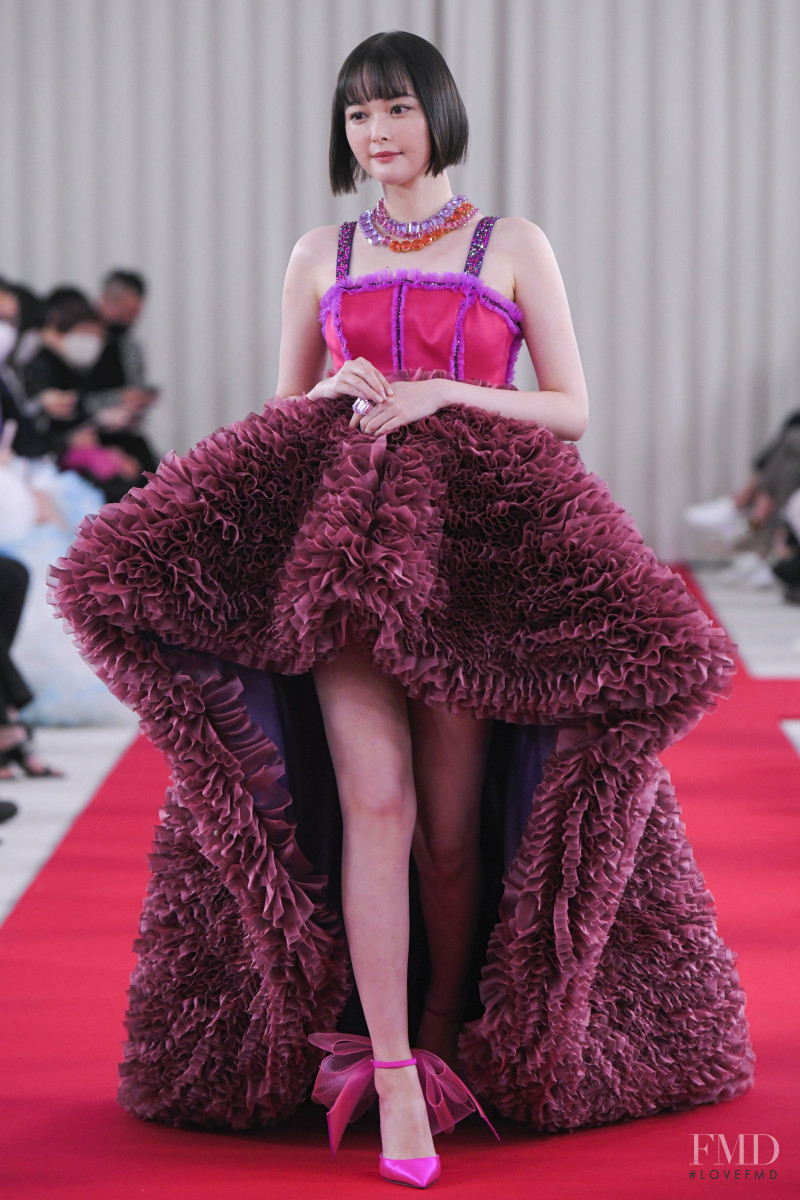 Tomo Koizumi fashion show for Autumn/Winter 2022