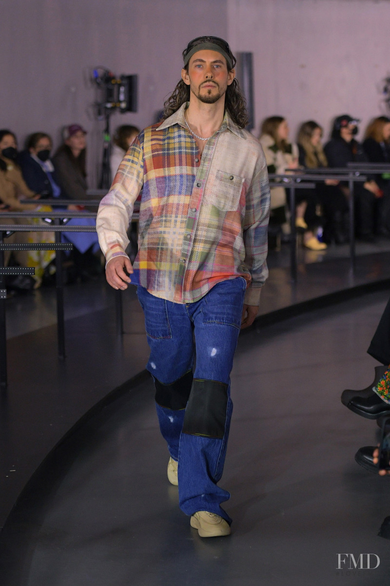 (di)vision fashion show for Autumn/Winter 2022