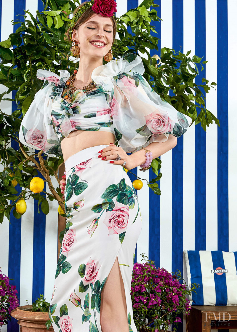 Dolce & Gabbana Tropical Roses  advertisement for Spring/Summer 2020