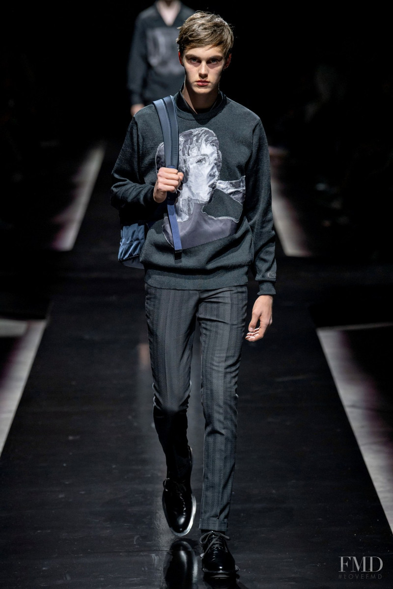 Undercover I Hold A Beast, An Angel And A Madman In Me fashion show for Spring/Summer 2020
