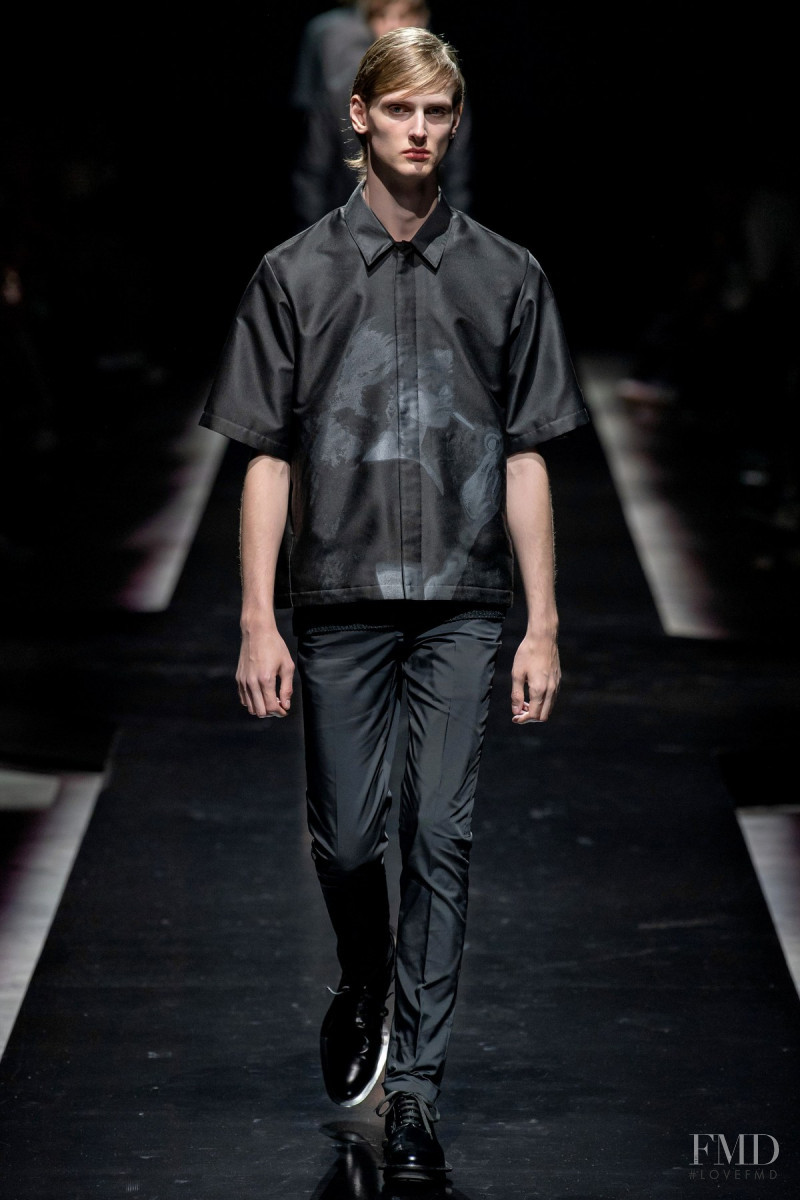 Undercover I Hold A Beast, An Angel And A Madman In Me fashion show for Spring/Summer 2020