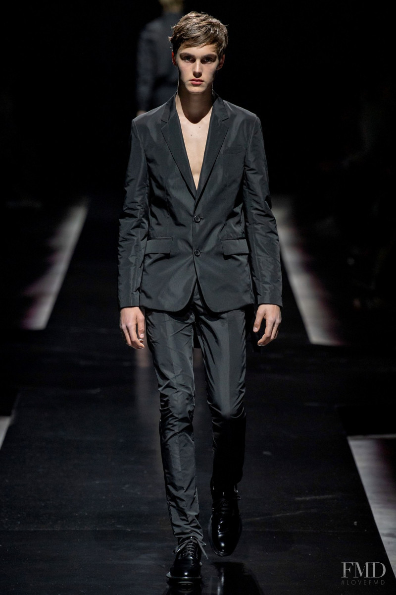 Undercover I Hold A Beast, An Angel And A Madman In Me fashion show for Spring/Summer 2020