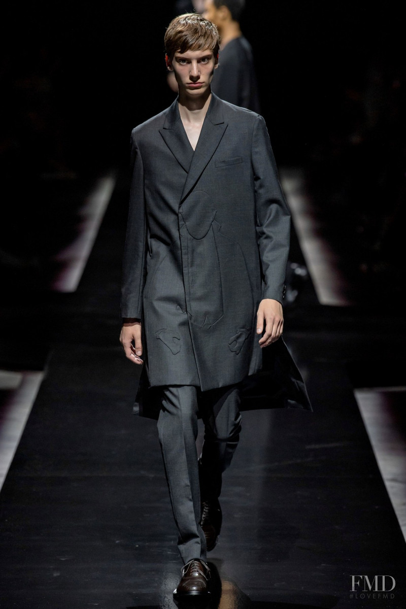 Undercover I Hold A Beast, An Angel And A Madman In Me fashion show for Spring/Summer 2020