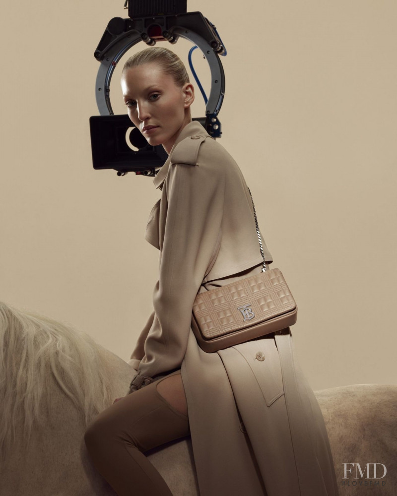 Ella Richards featured in  the Burberry Lola Bag advertisement for Spring 2022