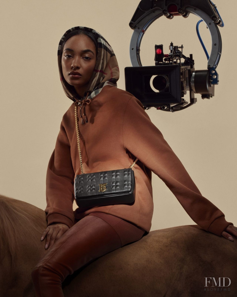 Jourdan Dunn featured in  the Burberry Lola Bag advertisement for Spring 2022