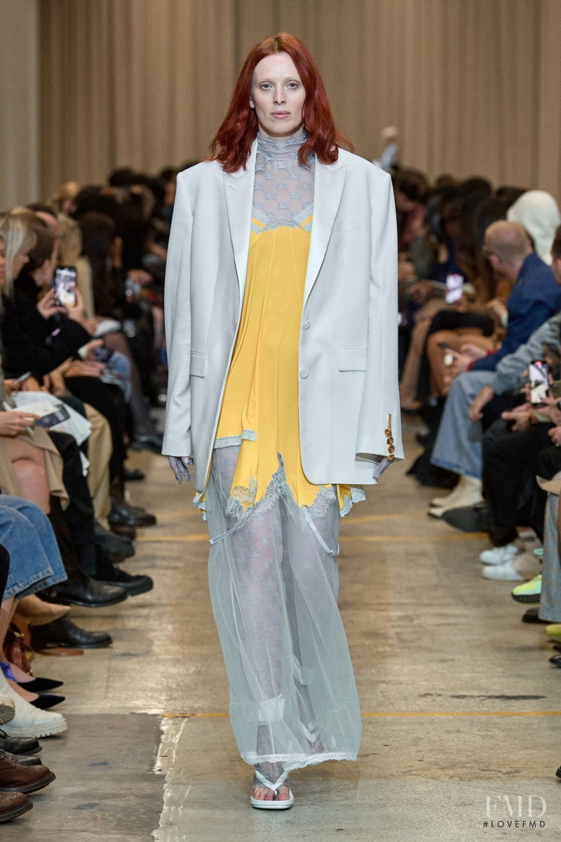 Karen Elson featured in  the Burberry fashion show for Spring/Summer 2023