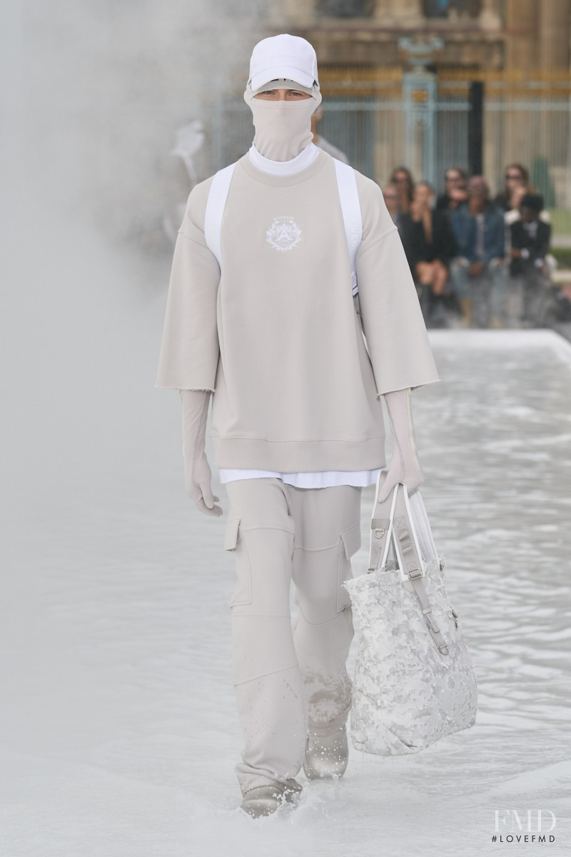 Givenchy fashion show for Spring/Summer 2023