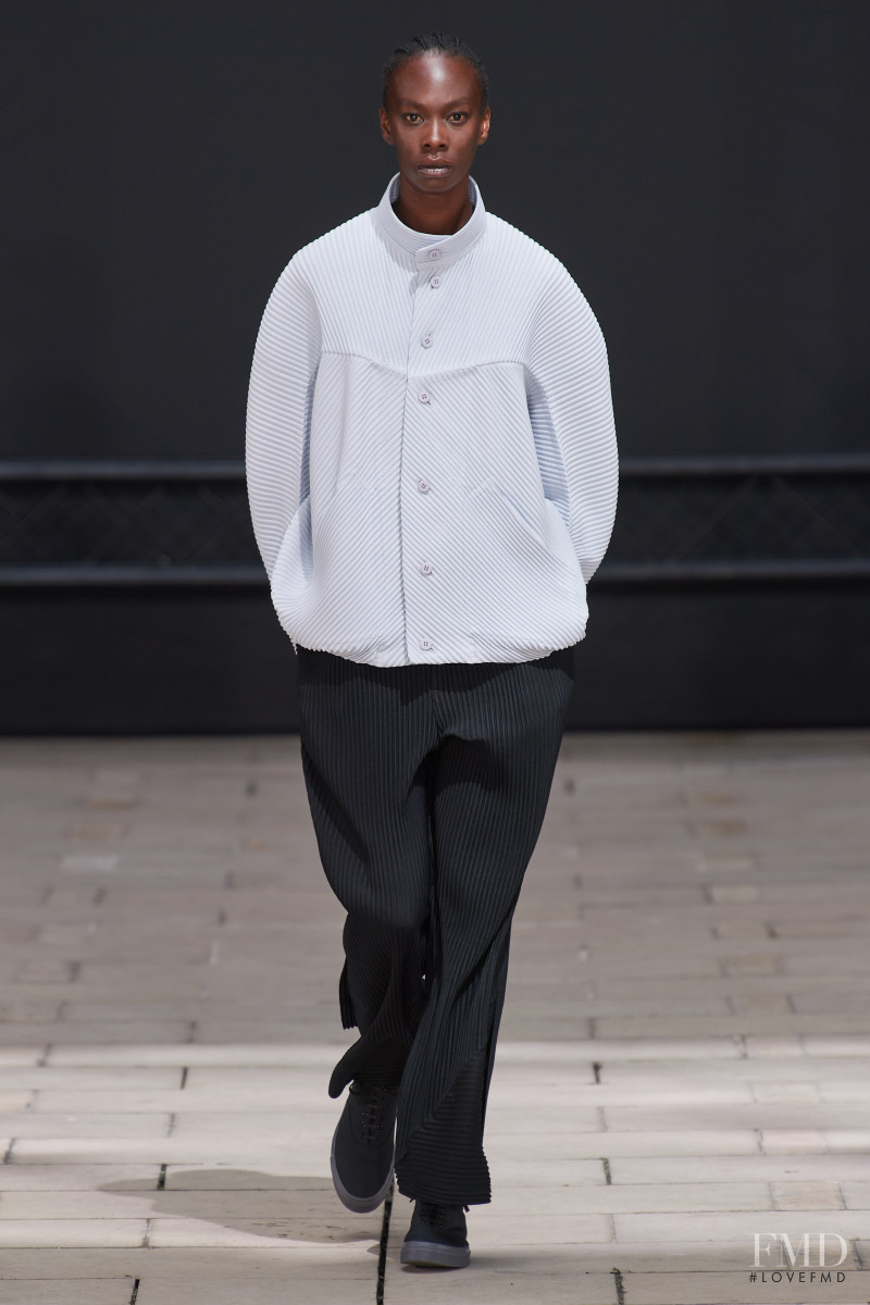 Homme Plissé Issey Miyake fashion show for Spring/Summer 2023