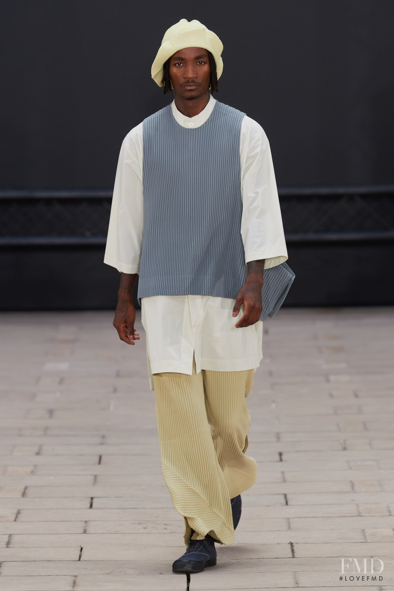 Homme Plissé Issey Miyake fashion show for Spring/Summer 2023