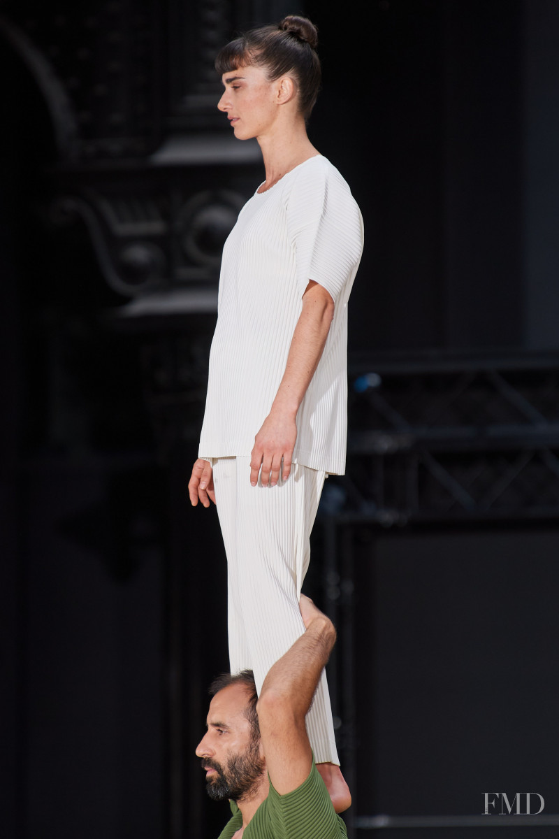 Homme Plissé Issey Miyake fashion show for Spring/Summer 2023