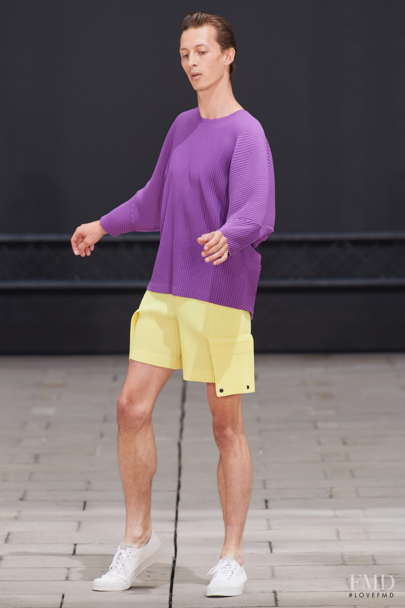 Homme Plissé Issey Miyake fashion show for Spring/Summer 2023