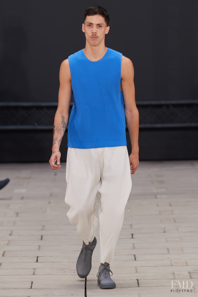 Homme Plissé Issey Miyake fashion show for Spring/Summer 2023