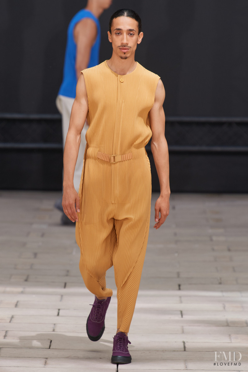 Homme Plissé Issey Miyake fashion show for Spring/Summer 2023