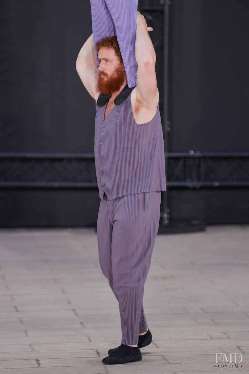 Homme Plissé Issey Miyake fashion show for Spring/Summer 2023