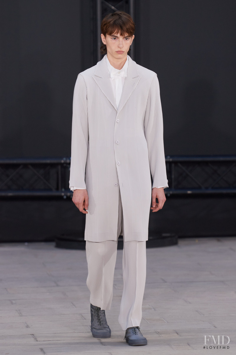 Homme Plissé Issey Miyake fashion show for Spring/Summer 2023