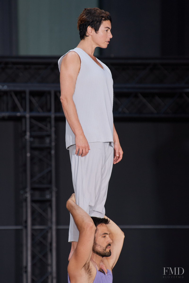 Homme Plissé Issey Miyake fashion show for Spring/Summer 2023