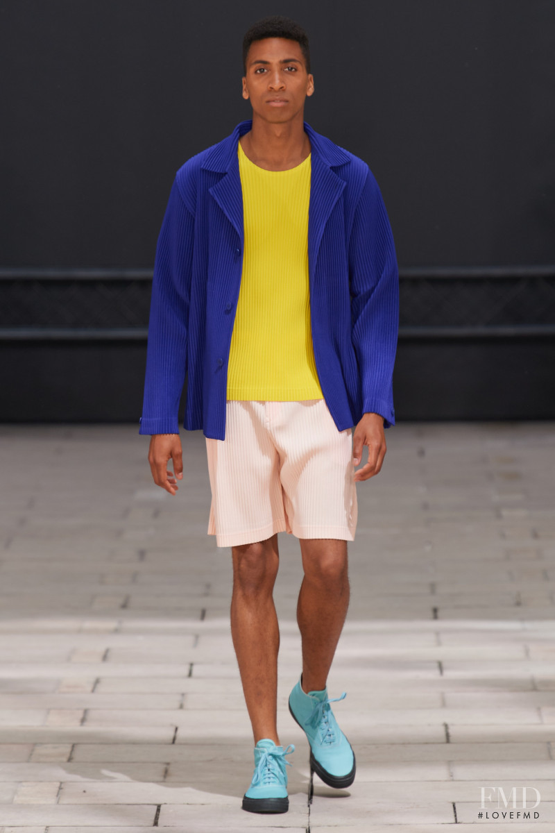 Homme Plissé Issey Miyake fashion show for Spring/Summer 2023