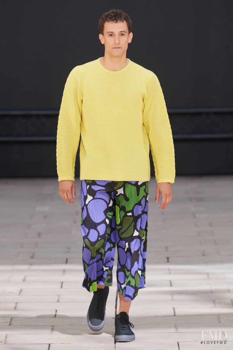 Homme Plissé Issey Miyake fashion show for Spring/Summer 2023