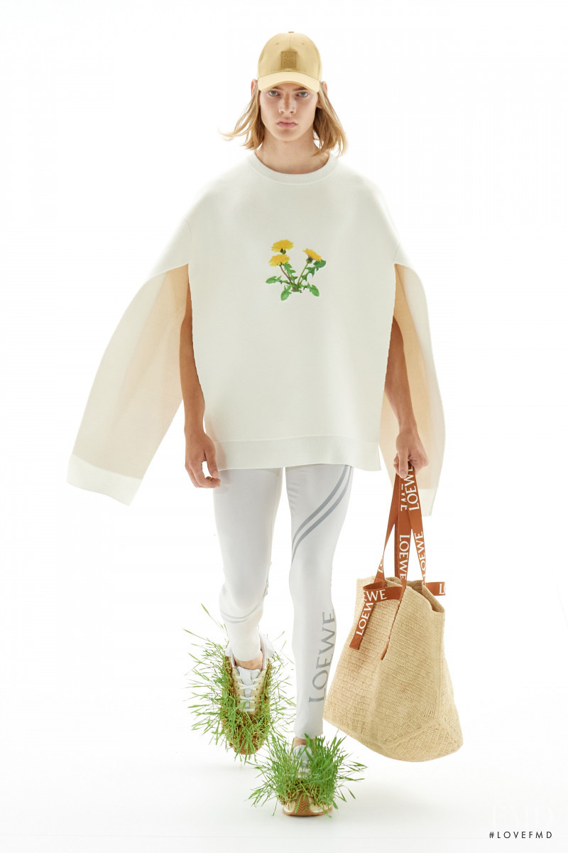 Loewe fashion show for Spring/Summer 2023