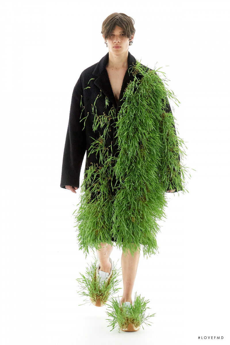 Loewe fashion show for Spring/Summer 2023