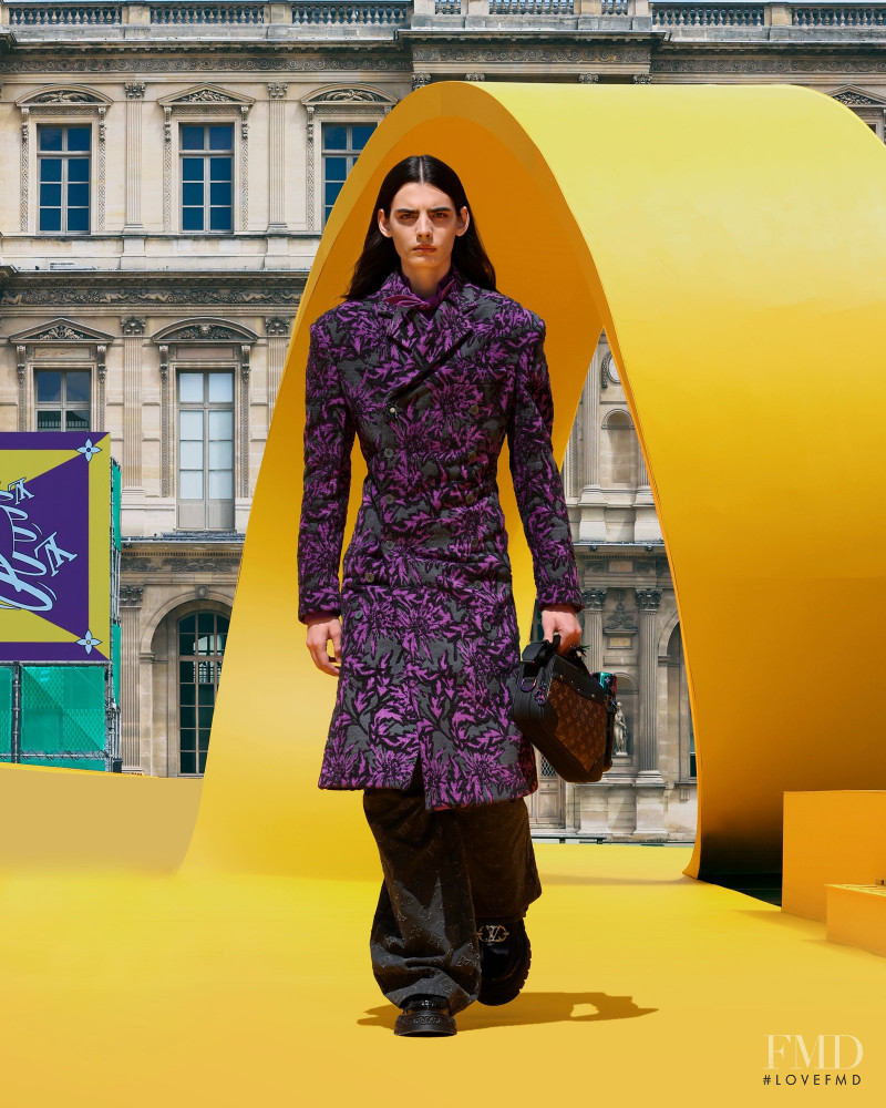 Louis Vuitton fashion show for Spring/Summer 2023