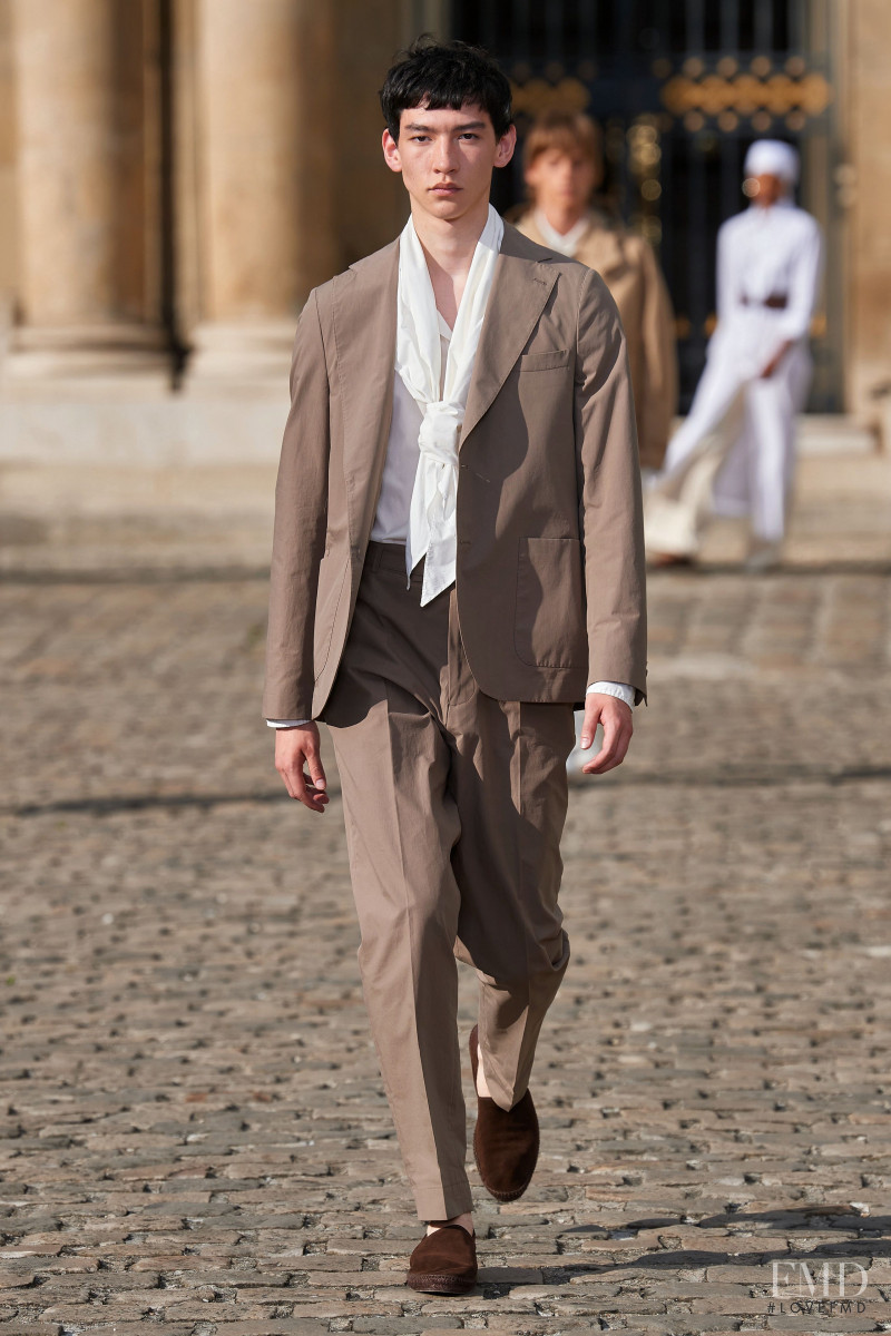 Officine Generale fashion show for Spring/Summer 2023