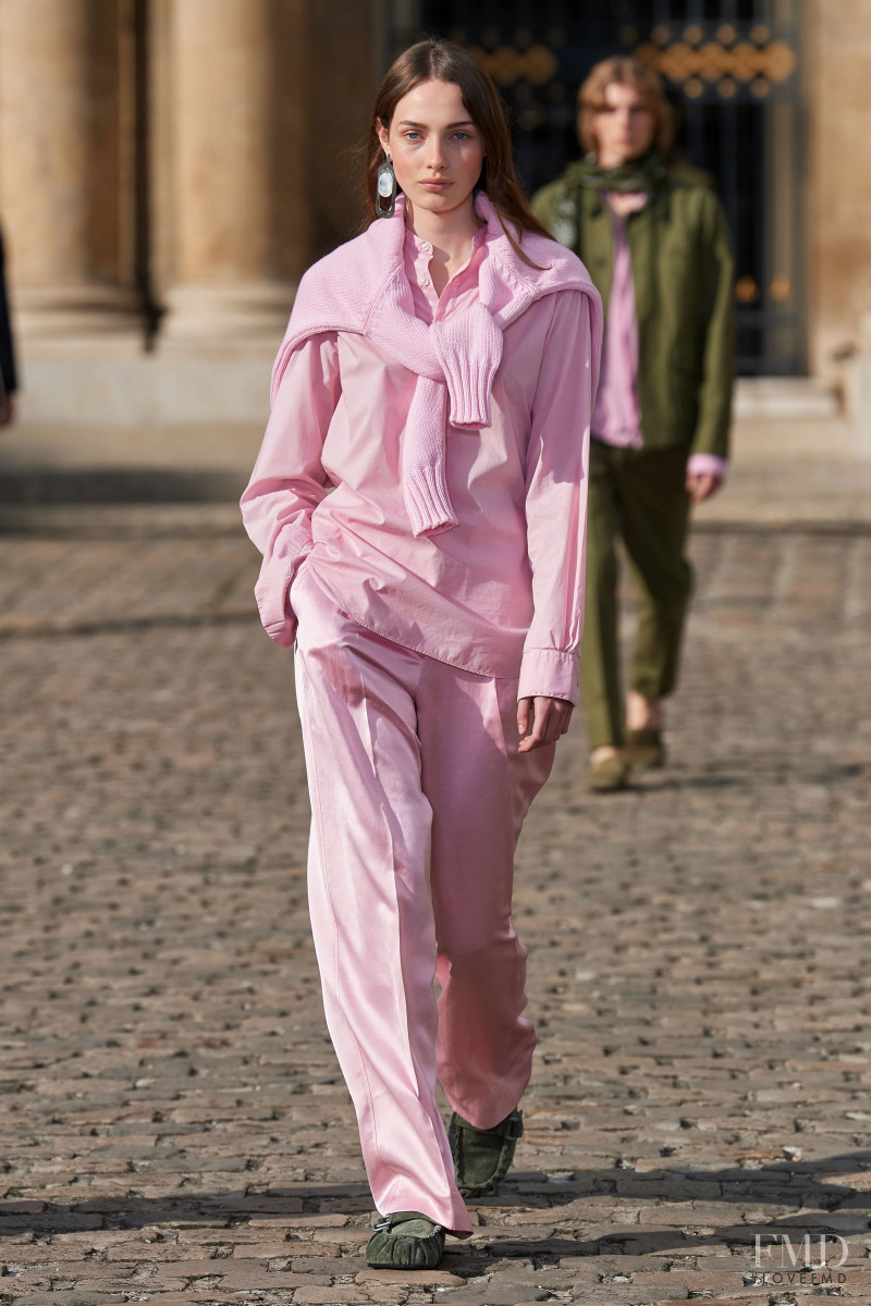 Officine Generale fashion show for Spring/Summer 2023