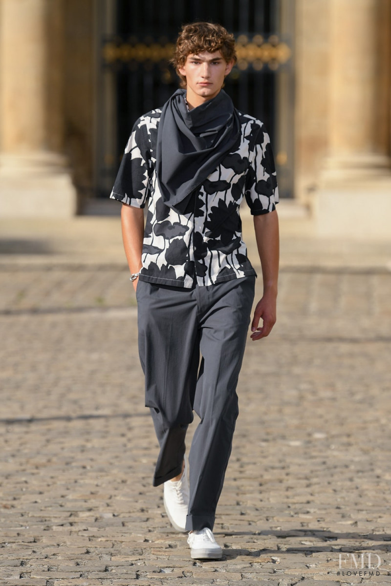 Officine Generale fashion show for Spring/Summer 2023