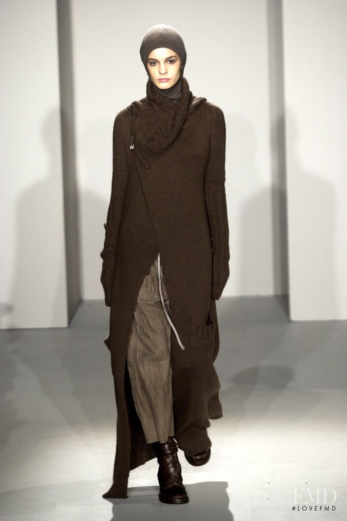 Rick Owens Sparrows fashion show for Autumn/Winter 2002