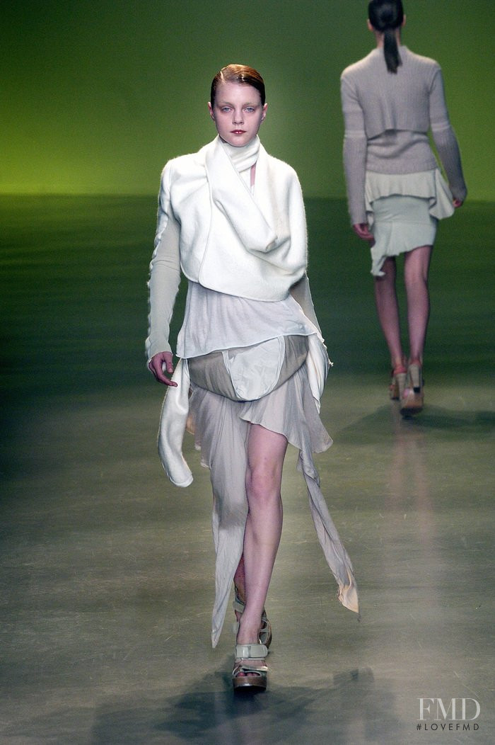 Rick Owens Queen fashion show for Autumn/Winter 2004