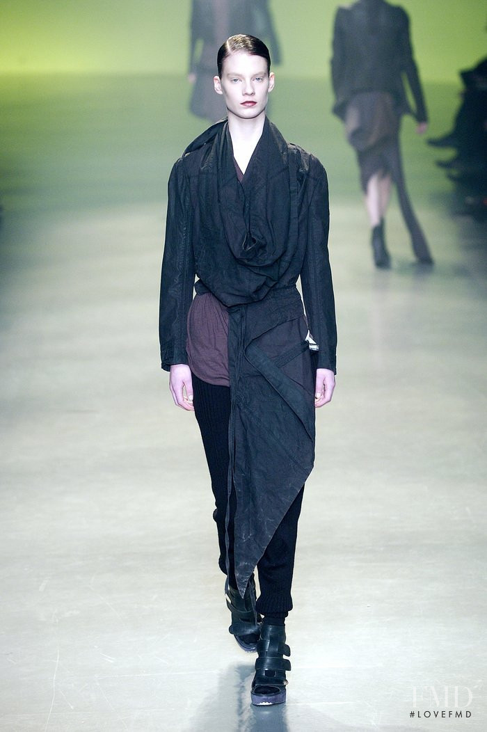 Rick Owens Queen fashion show for Autumn/Winter 2004