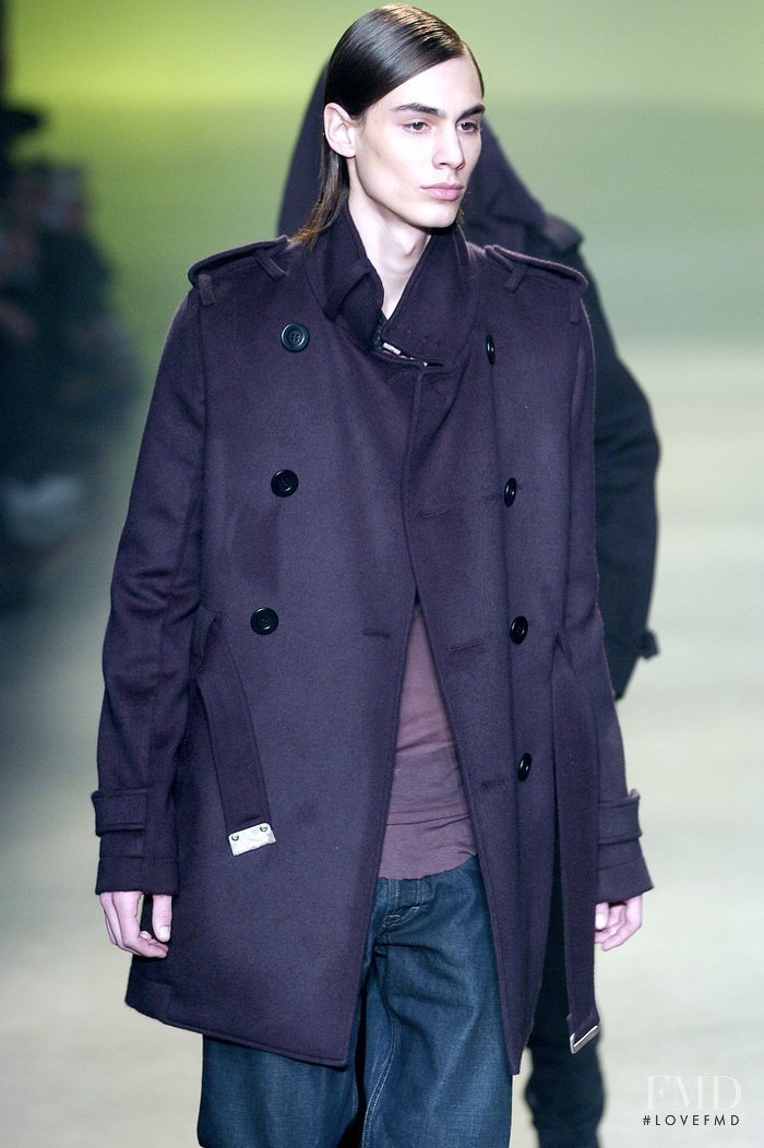 Rick Owens Queen fashion show for Autumn/Winter 2004