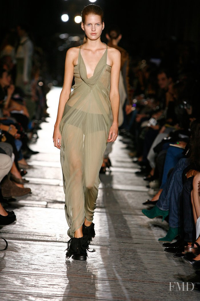 Rick Owens Wishbone fashion show for Spring/Summer 2007