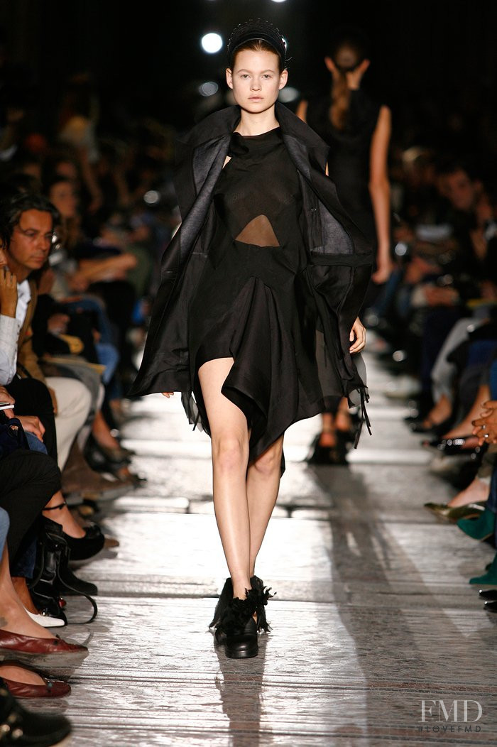 Rick Owens Wishbone fashion show for Spring/Summer 2007