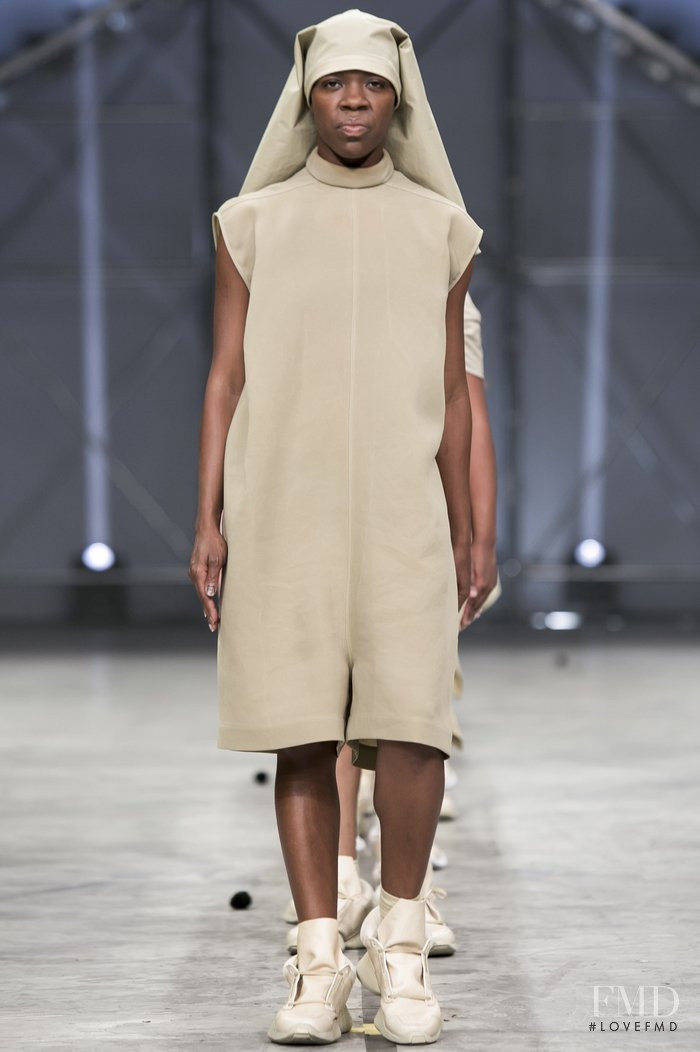 Rick Owens Vicious fashion show for Spring/Summer 2014