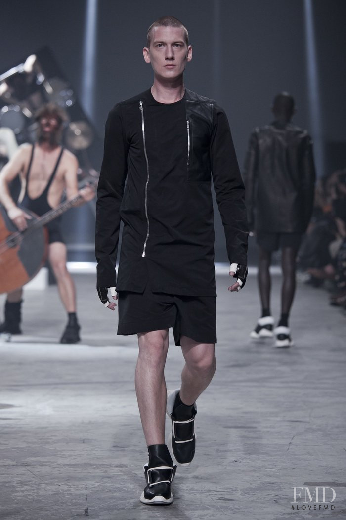 Rick Owens Vicious fashion show for Spring/Summer 2014