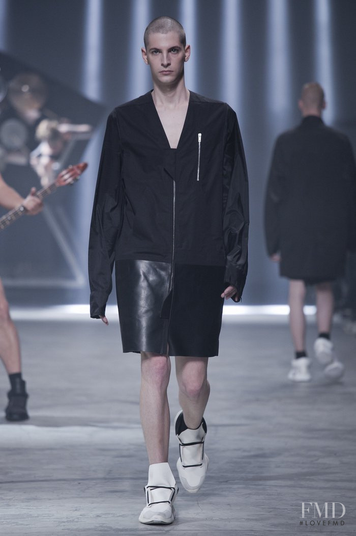Rick Owens Vicious fashion show for Spring/Summer 2014