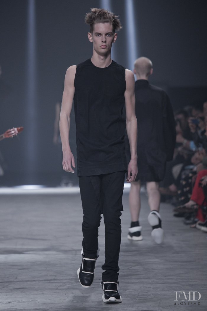 Rick Owens Vicious fashion show for Spring/Summer 2014