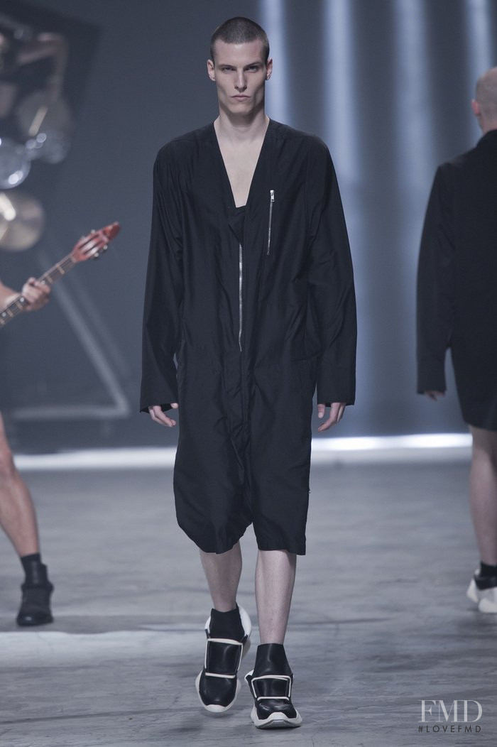 Rick Owens Vicious fashion show for Spring/Summer 2014