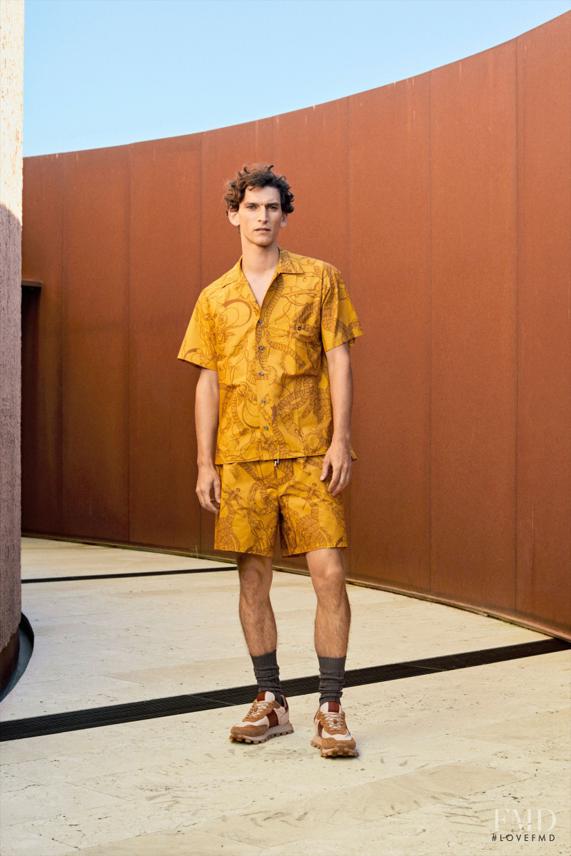 Tod\'s lookbook for Spring/Summer 2023