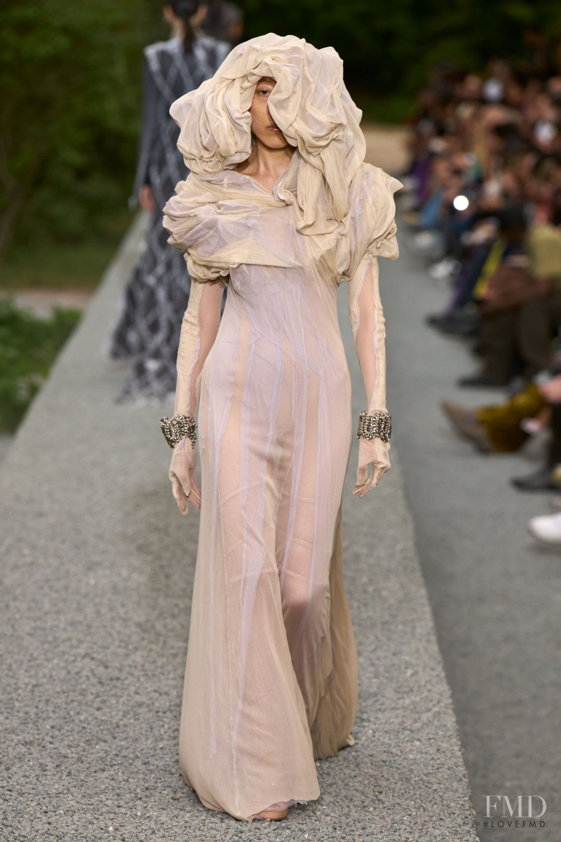 Y/Project fashion show for Spring/Summer 2023
