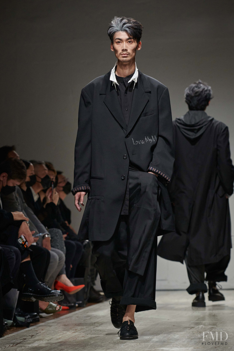 Yohji Yamamoto fashion show for Spring/Summer 2023