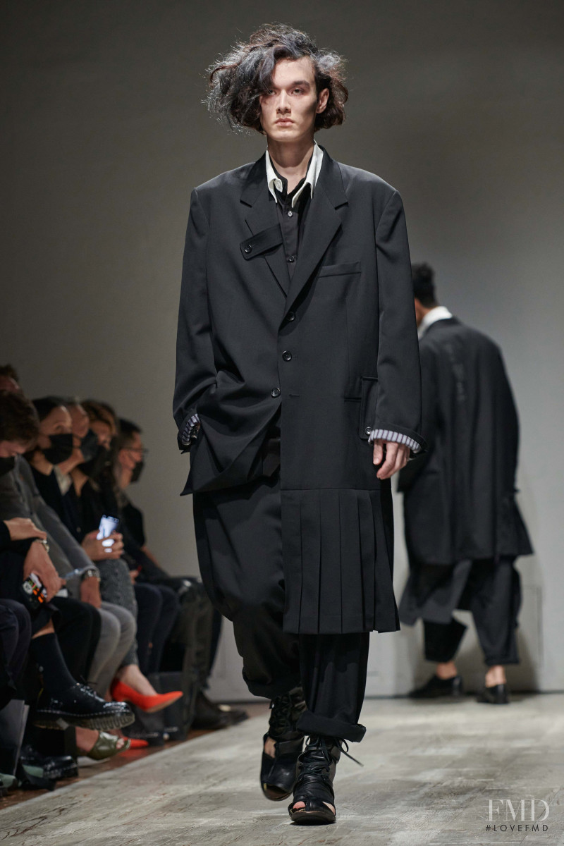 Yohji Yamamoto fashion show for Spring/Summer 2023