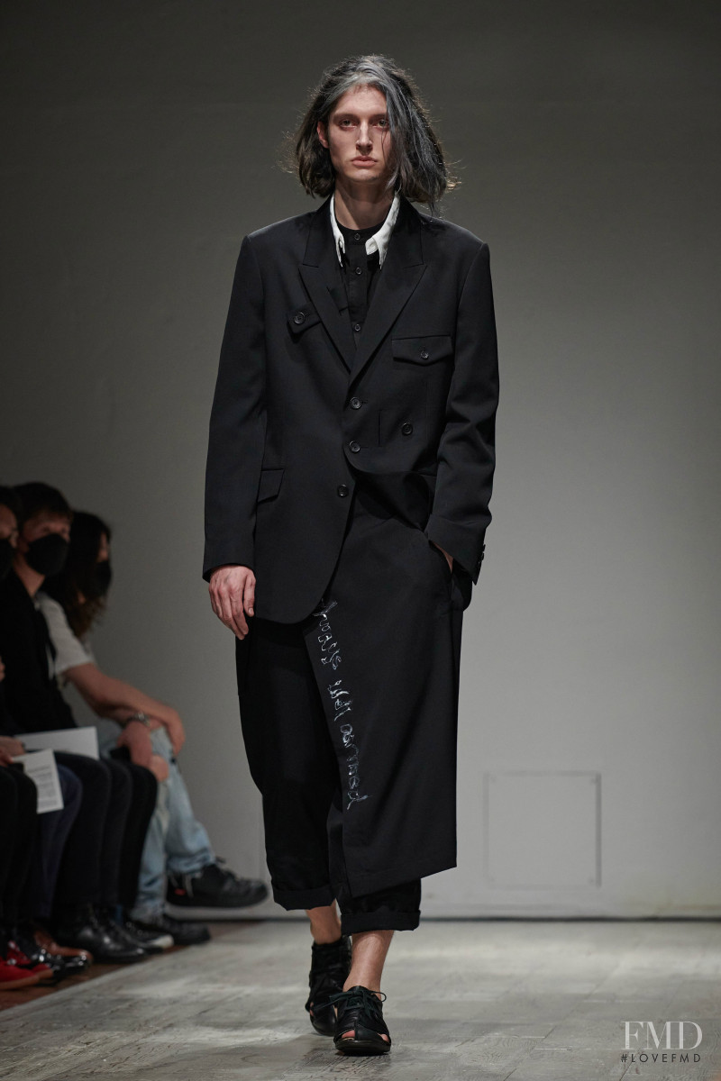 Yohji Yamamoto fashion show for Spring/Summer 2023